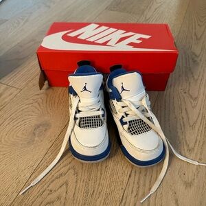 Almost new toddler Jordan’s size 8c